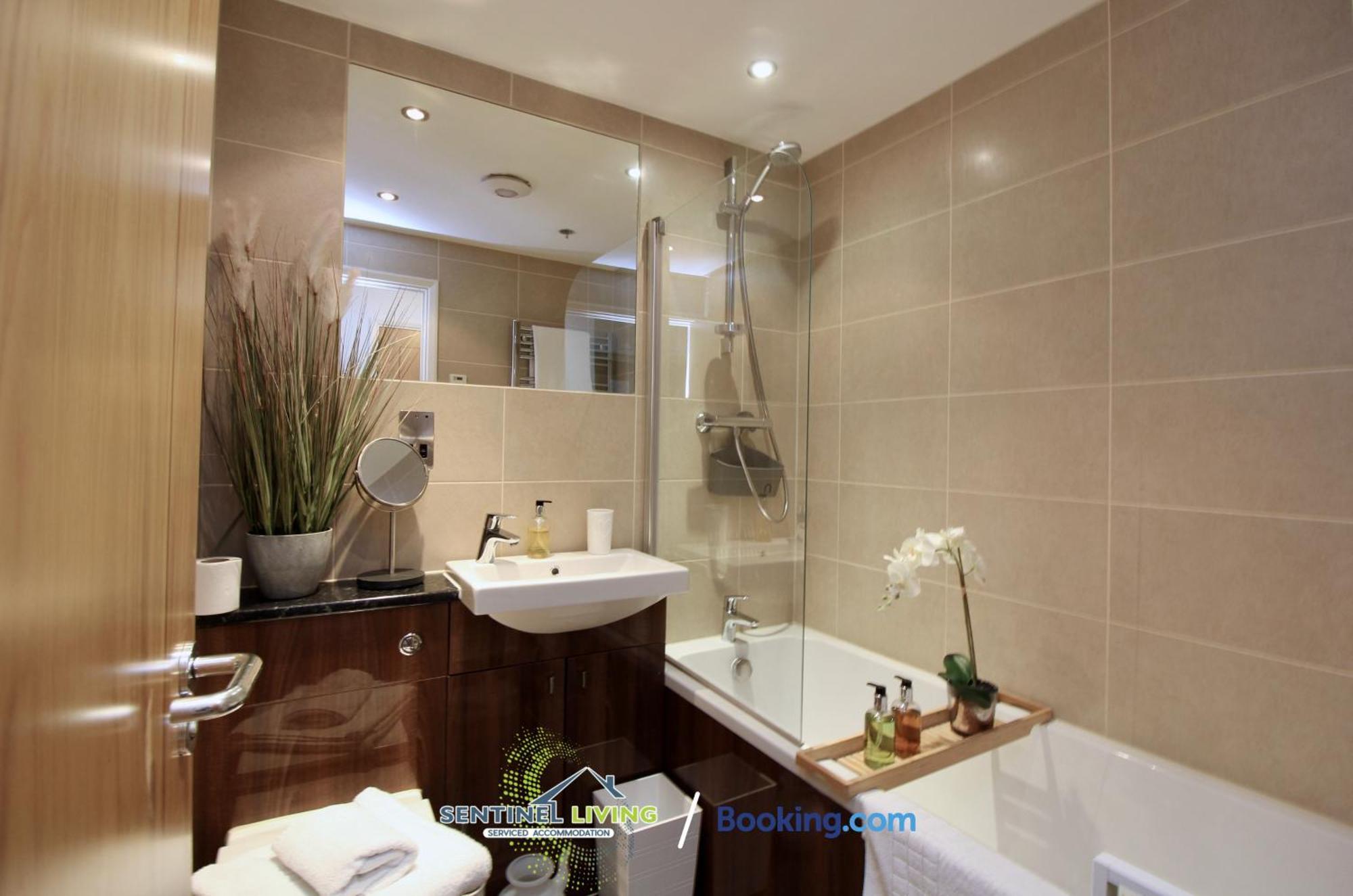 Windsor Flat 2 Bed By Sentinel Living With Free Wifi And Parking Lejlighed Eksteriør billede